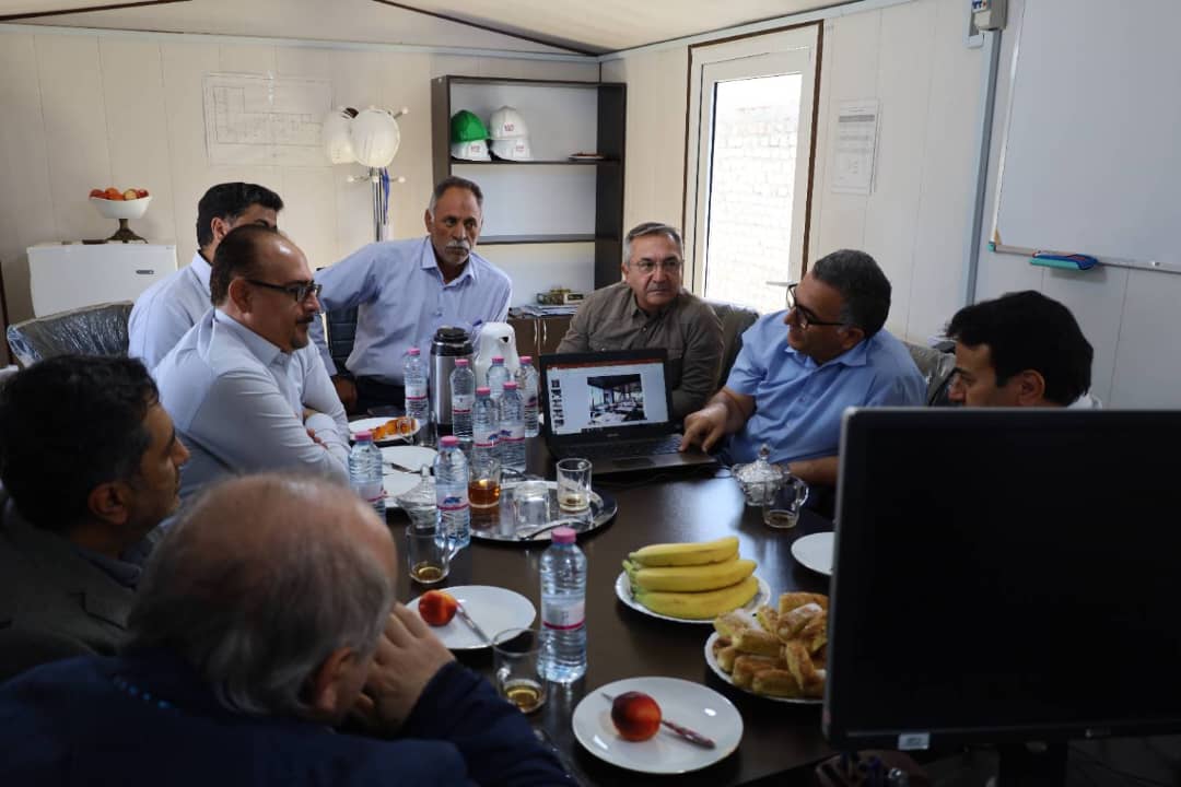 CEO of NIPeC visits Shahr Babak Complex Hotel Project (2)