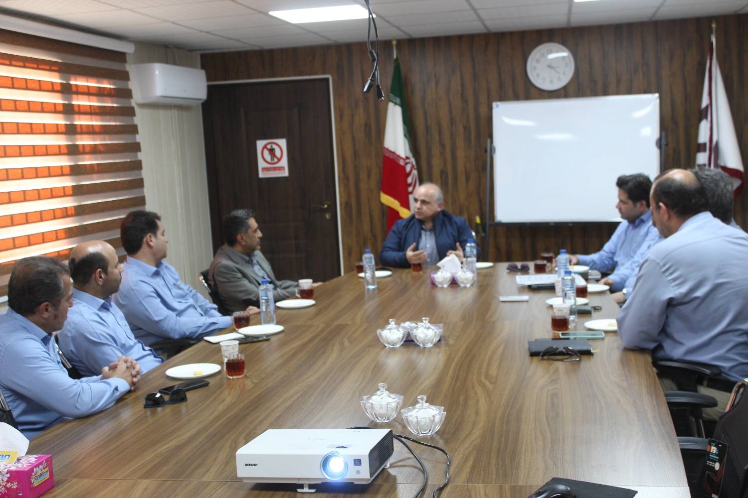The presence of the CEO of NIPAC Engineering Company in a specialized meeting (3)