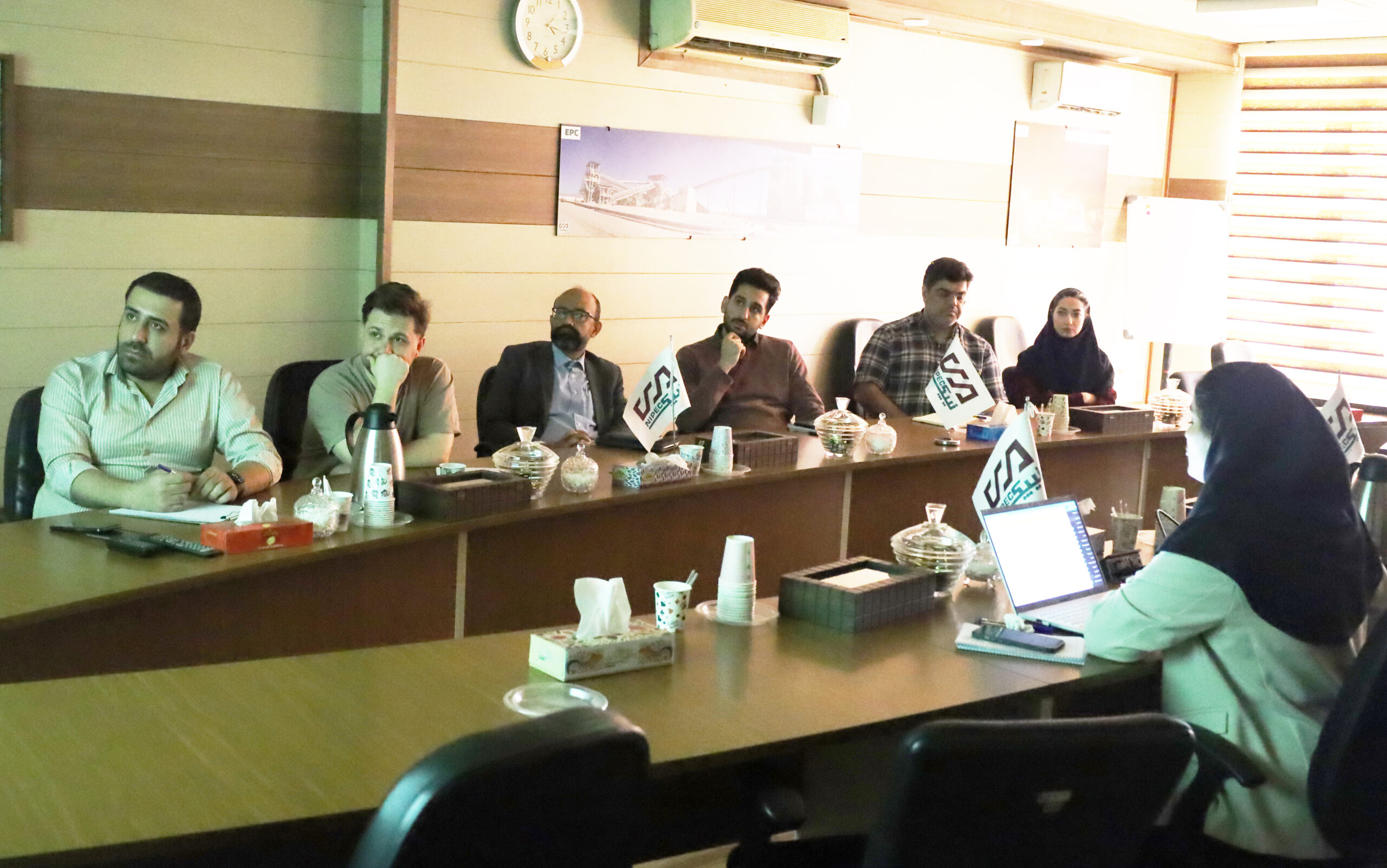 نشست تخصصی شرکت مهندسی نیپک و شرکت اندیشه پرداز در حوزه سیستم‌های نوین مناقصات و قراردادها